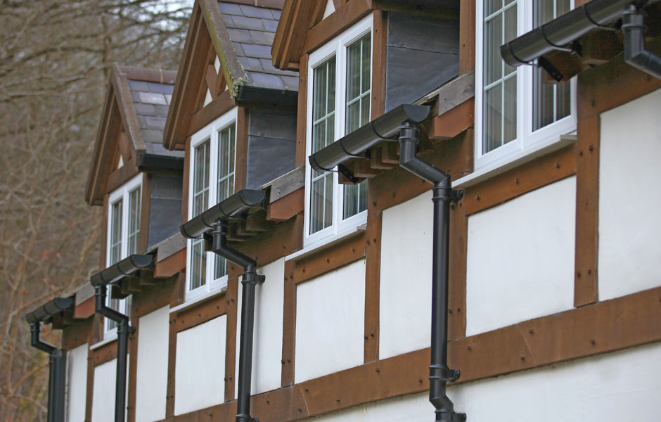 guttercrest-aluminium-beaded-deep-flow-gutters-dowpipes