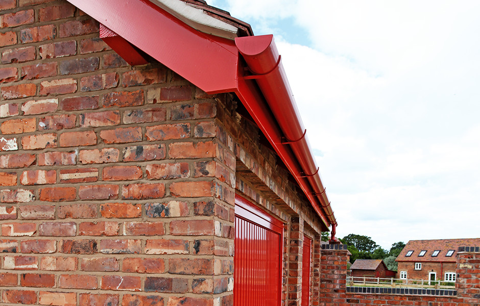 guttercrest-aluminium-half-round-gutters-dowpipes-02