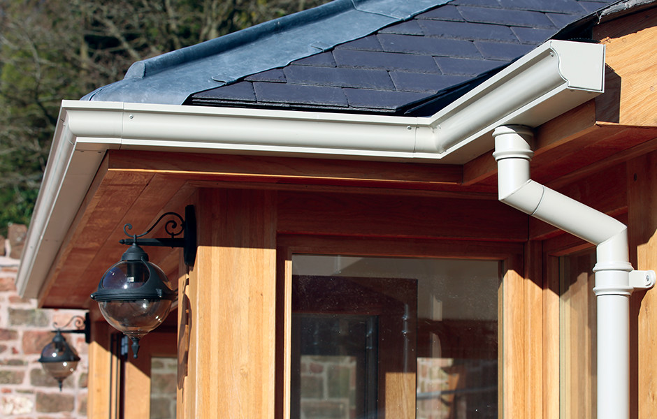 guttercrest-aluminium-moulded-ogee-gutters-01