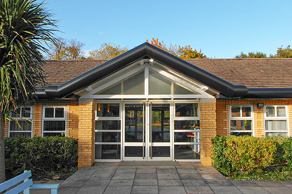 bullnose-fascias-entrance-hillis-lodge